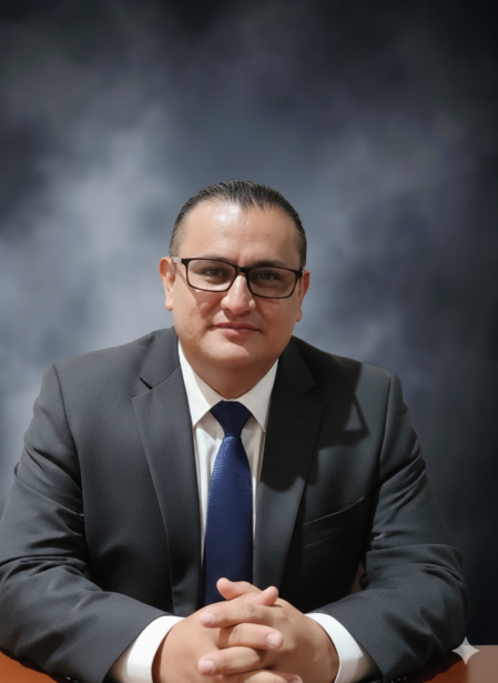 Consultor impartiendo una capacitación sobre compras públicas